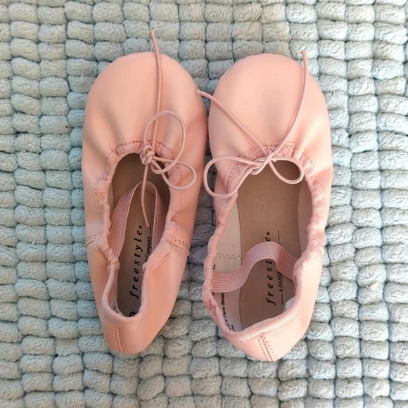 Freestyle Danskin Pink Ballet Shoes - Picture 1 of 5